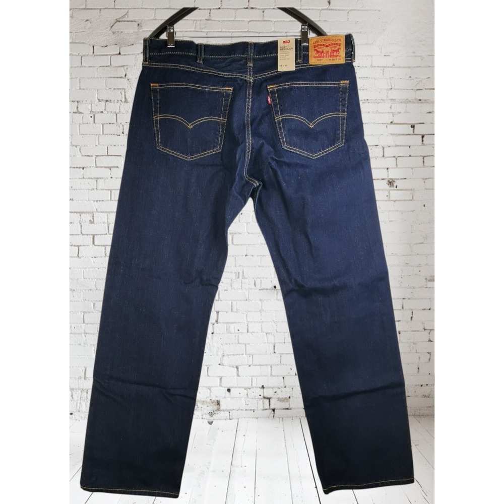 Levi's Men's 505 Regular Fit Straight Leg Jeans Size 38x30 NWT.‎